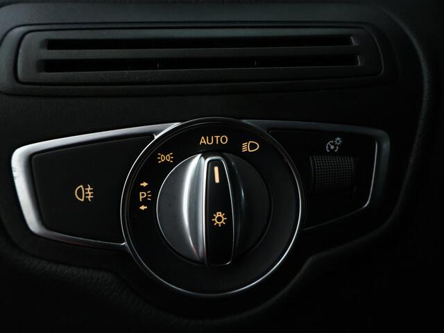 Mercedes-Benz GLC-KLASSE 300 e 4MATIC AMG Plug-In Hybride | Night Pakket | Panorama Schuif-Kanteldak | 20 Inch AMG Velgen | Inclusief 24 maanden MB Certified garantie voor Europa.