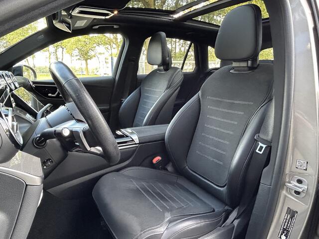 Mercedes-Benz GLC-KLASSE 400e 4Matic AMG 381PK // Airmatic // Trekhaak // Achteras besturing // Memory // Treeplanken // 20 inch // Camera