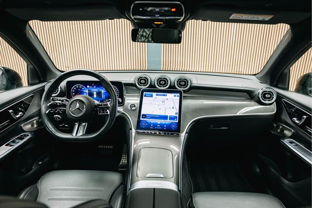 Mercedes-Benz GLC-KLASSE 300e 4MATIC AMG Line | Pano | Stoelverwarming | 360 camera |