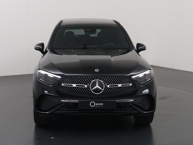 Mercedes-Benz GLC-KLASSE 300e 4MATIC Sport Edition | Panoramaschuifdak | Premium pakket | Nightpakket | 360° camera | Dodehoekassistent | DIGITAL LIGHT | Trekhaak |