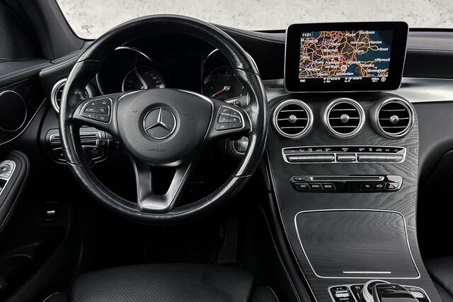 Mercedes-Benz GLC-KLASSE 350e 4MATIC Premium Plus | Elektrisch panoramadak | Leder | Camera | LED | Verwarmde stoelen