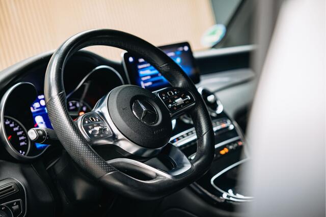 Mercedes-Benz GLC-KLASSE Coupé 300e 4MATIC Business Solution AMG | Grijs matte | Trekhaak | Stoelverwarming voor & achter |