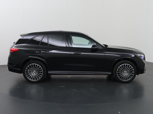 Mercedes-Benz GLC-KLASSE 300e 4MATIC AMG Line | AMG | Night | Panoramadak | Trekhaak | 360 graden camera | Memory | Digital Light | Sfeerverlichting |