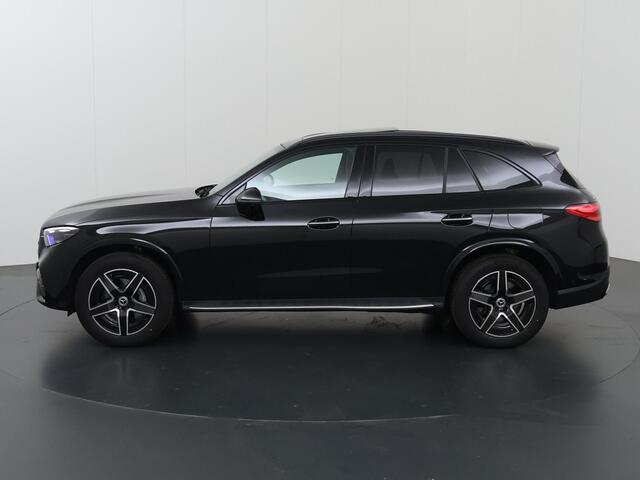 Mercedes-Benz GLC-KLASSE 300e 4MATIC AMG Line | Trekhaak | Panoramadak | Treeplanken | Premium pakket | Night pakket |