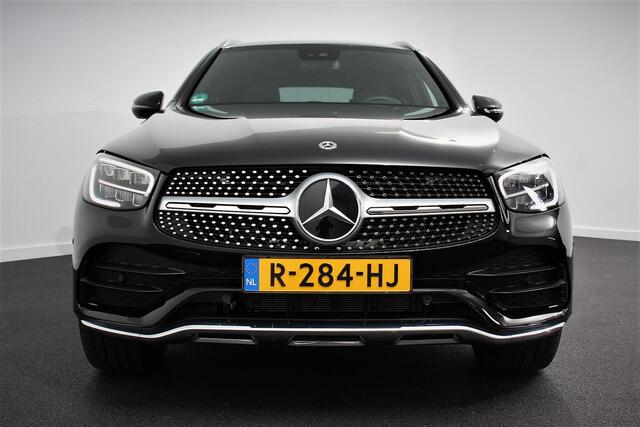 Mercedes-Benz GLC-KLASSE 300e 4MATIC Business Solution AMG | Navigatie | Camera | Climate control | Lichtmetalen Velgen | DAB | Electrisch bedienbare achterklep | Rij assistent pakket | Extra Getint Glas