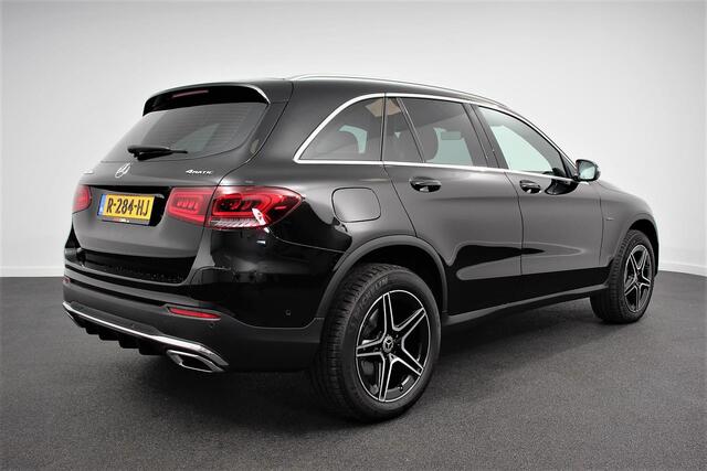 Mercedes-Benz GLC-KLASSE 300e 4MATIC Business Solution AMG | Navigatie | Camera | Climate control | Lichtmetalen Velgen | DAB | Electrisch bedienbare achterklep | Rij assistent pakket | Extra Getint Glas