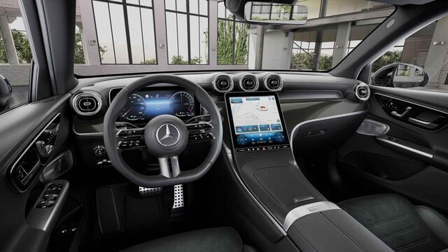 Mercedes-Benz GLC-KLASSE 300e 4MATIC AMG Line | Rij assistentie pakket | Panoramadak | Digital light | Burmester | Winter pakket | Night pakket | Trekhaak |