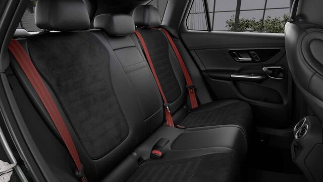 Mercedes-Benz GLC-KLASSE 300e 4MATIC AMG Line | Rij assistentie pakket | Panoramadak | Digital light | Burmester | Winter pakket | Night pakket | Trekhaak |