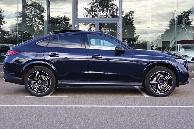 Mercedes-Benz GLC-KLASSE Coupé 300e 4MATIC AMG Line l Panoramadak l Niveau- regeling l KEYLESS GO l Rij-assistentie plus l Digital Light l Memory pakket l MBUX l 360 gr Camera l Trekhaak Wegklapbaar l DAB l Sfeerverlichting l Burmester l Night pakket l stoelverwarming V + A l