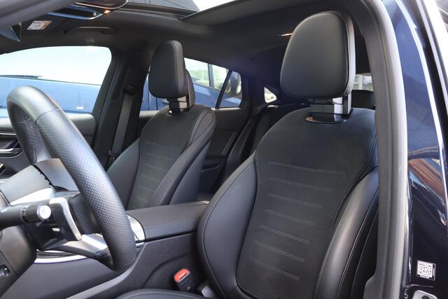 Mercedes-Benz GLC-KLASSE Coupé 300e 4MATIC AMG Line l Panoramadak l Niveau- regeling l KEYLESS GO l Rij-assistentie plus l Digital Light l Memory pakket l MBUX l 360 gr Camera l Trekhaak Wegklapbaar l DAB l Sfeerverlichting l Burmester l Night pakket l stoelverwarming V + A l