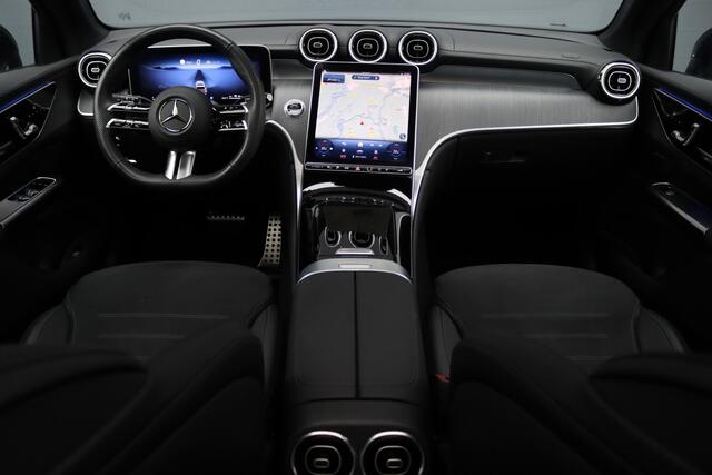 Mercedes-Benz GLC-KLASSE 400e 4MATIC AMG Line | Airmatic | Achterasbesturing | Distronic+ | Memory | Trekhaak | Digital Light | Surround Camera | Verwarmd Stuurwiel | Nightpakket |