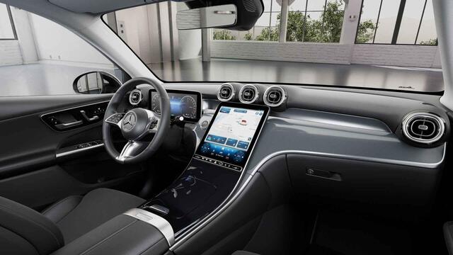 Mercedes-Benz GLC-KLASSE 300e 4MATIC Luxury Line | Panoramadak | Trekhaak | Winter pakket | Rij assistentiepakket | Premium pakket |