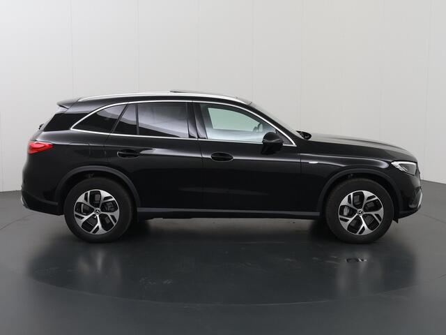 Mercedes-Benz GLC-KLASSE 300e 4MATIC Luxury Line | Beige bekleding | Rij assistentie pakket | Trekhaak | Panoramadak | 360 camera |