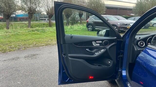 Mercedes-Benz GLC-KLASSE 250 4MATIC AMG-LINE 1E EIGENAAR!! NAVIGATIE COMAND, LEER, STOELVERWARMING, MEMORY STOELEN LINKS/RECHTS, SFEERVERLICHTING, NIGHTPAKKET, DODEHOEK ASSIST, RIJBAAN ASSIST, PARKEERHULP V/A, 360 GRADEN CAMERA, ELEC. ACHTERKLEP, LED LICHT, 19"AMG-VELGEN, ENZ. EN