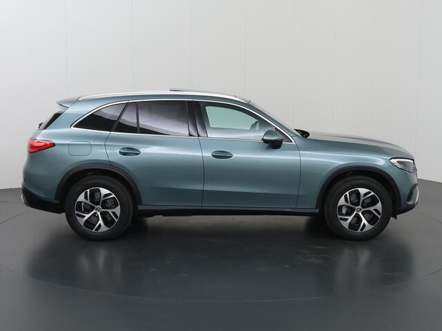 Mercedes-Benz GLC-KLASSE 300e 4MATIC Luxury Line | Panoramadak | Trekhaak | 360 camera | Winter pakket | Memory |