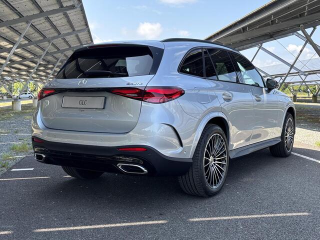 Mercedes-Benz GLC-KLASSE 300e 4MATIC Sport Edition | Night | Panoramadak | Sfeerverlichting | Digital light | 360 camera | Stoelverwarming |