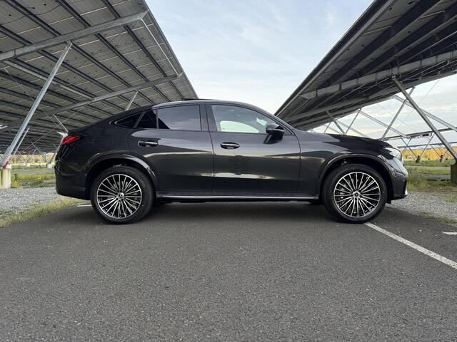 Mercedes-Benz GLC-KLASSE Coupé 300e 4MATIC Sport Edition | Night | Panoramaschuifdak | Trekhaak | Treeplanken | Rijassistentiepakket Plus | Premium pakket |