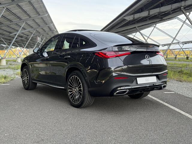 Mercedes-Benz GLC-KLASSE Coupé 300e 4MATIC Sport Edition | Night | Panoramaschuifdak | Trekhaak | Treeplanken | Rijassistentiepakket Plus | Premium pakket |