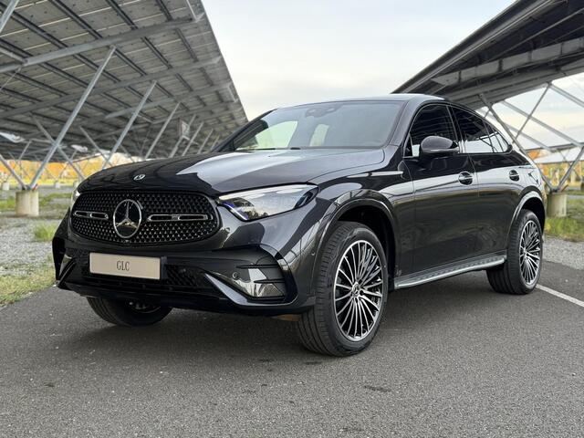 Mercedes-Benz GLC-KLASSE Coupé 300e 4MATIC Sport Edition | Night | Panoramaschuifdak | Trekhaak | Treeplanken | Rijassistentiepakket Plus | Premium pakket |