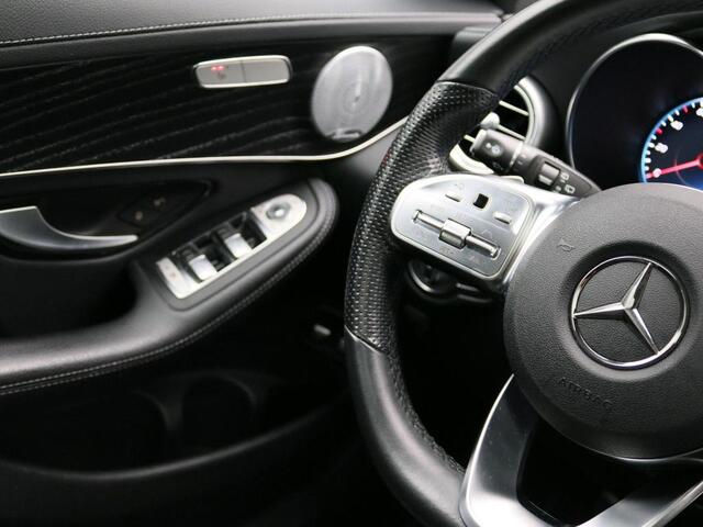 Mercedes-Benz GLC-KLASSE 300 e 4MATIC AMG Premium Plus Plug-In Hybride AMG Line | Panorama Schuif-Kanteldak | 20 Inch AMG Velgen | 360°-camera | Burmester® | Alarm. Inclusief 24 maanden MB Certified garantie voor Europa.