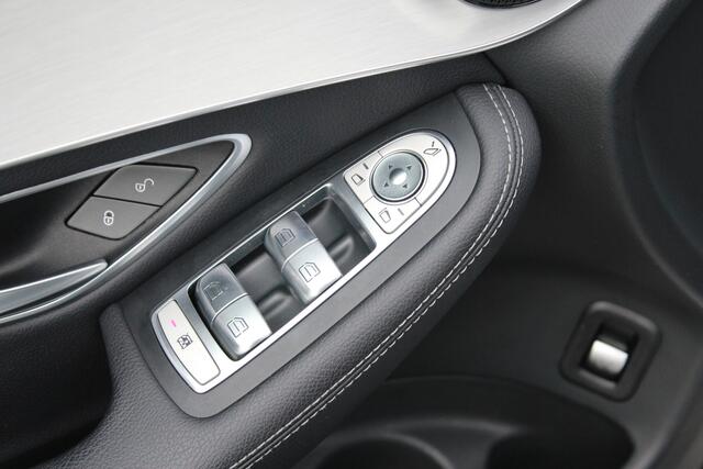 Mercedes-Benz GLC-KLASSE 250 4MATIC | Pano | Trekhaak |