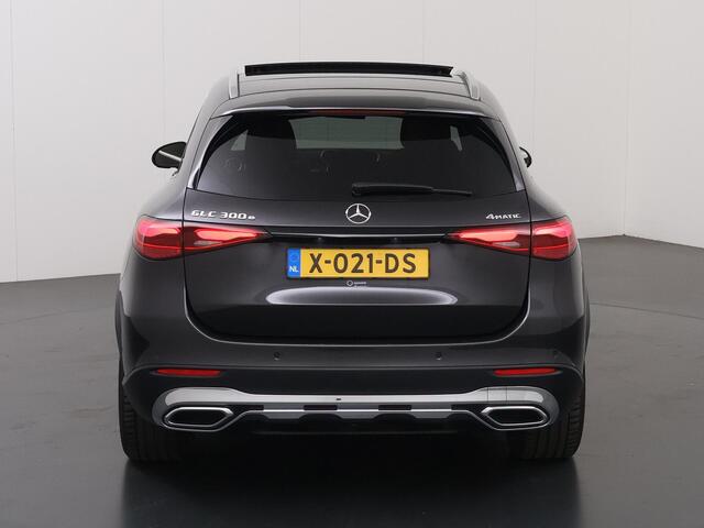 Mercedes-Benz GLC-KLASSE 300e 4MATIC Luxury Line | Panoramadak | Trekhaak | Rijassistentiepakket Plus | Memory stoelen | Sfeerverlichting |