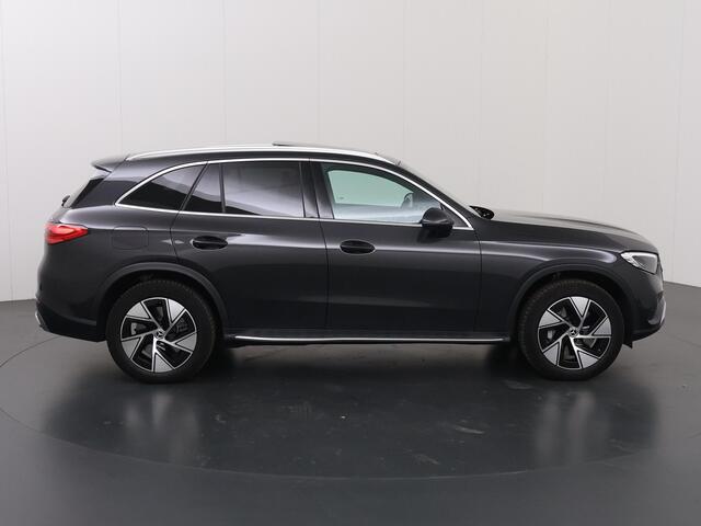 Mercedes-Benz GLC-KLASSE 300e 4MATIC Luxury Line | Panoramadak | Trekhaak | Rijassistentiepakket Plus | Memory stoelen | Sfeerverlichting |