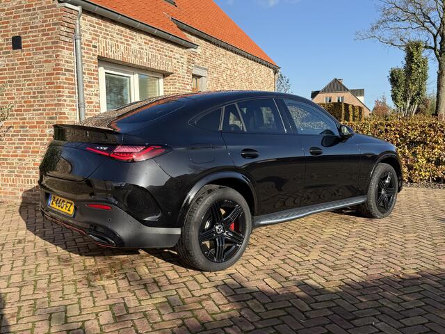 Mercedes-Benz GLC-KLASSE Coupé 300e 4MATIC AMG Line Plug-In Hybride | AMG Styling | Panoramadak | Sfeerverlichting | Trekhaak | LED Koplampen | Achteruitrijcamera | Easy-Pack Achterklep | Keyless-Go | BEZICHTIGEN OP AFSPRAAK