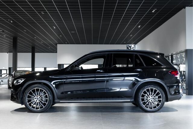 Mercedes-Benz GLC-KLASSE 200 4-M AMG Night|Panorama|20"|Trekhaak|MBUX|Spoorpakket|Sfeerverlichting|Treeplanken|New Service