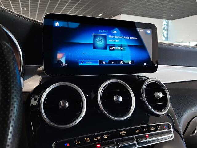 Mercedes-Benz GLC-KLASSE 200 4-M AMG Night|Panorama|20"|Trekhaak|MBUX|Spoorpakket|Sfeerverlichting|Treeplanken|New Service