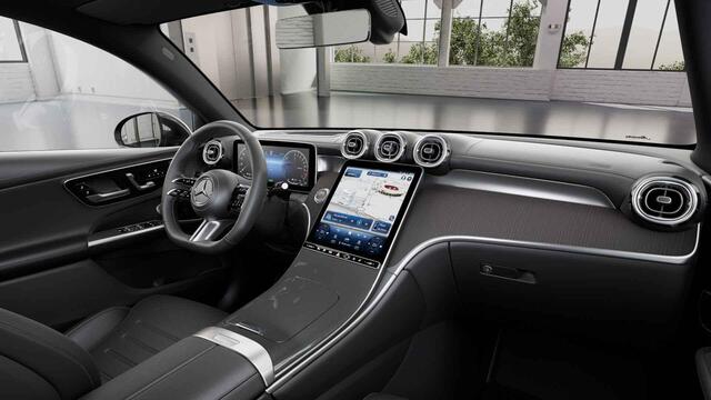 Mercedes-Benz GLC-KLASSE Coupé 300e 4MATIC Sport Edition | Panoramaschuifdak | Premium plus | Head-up display | 20" velgen AMG Zwart | Treeplanken | 360° camera | Dodehoekassistent |