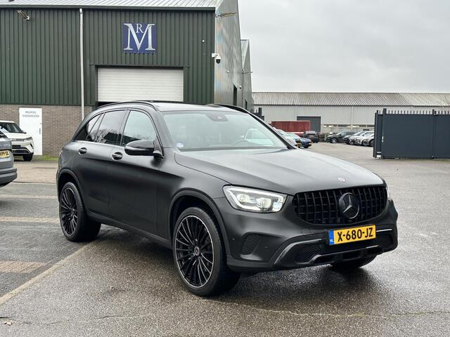 Mercedes-Benz GLC-KLASSE 300e 4MATIC Premium Plus PHEV PLUG-IN HYBRIDE | MEGA VETTE AUTO | PANORAMA DAK | 20INCH | CAMERA | ELEKTRISCHE KLEP | KEYLESS ENTRY + START | DODEHOEK | RIJKLAAR + 12 MND BOVAG GARANTIE!