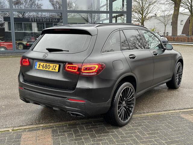 Mercedes-Benz GLC-KLASSE 300e 4MATIC Premium Plus PHEV PLUG-IN HYBRIDE | MEGA VETTE AUTO | PANORAMA DAK | 20INCH | CAMERA | ELEKTRISCHE KLEP | KEYLESS ENTRY + START | DODEHOEK | RIJKLAAR + 12 MND BOVAG GARANTIE!