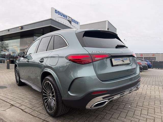 Mercedes-Benz GLC-KLASSE 300e 4MATIC AMG Pano-Dak | Trekhaak | Leer |