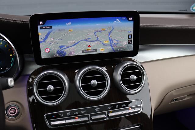 Mercedes-Benz GLC-KLASSE 300e 4MATIC Premium Plus | Distronic+ | Panoramadak | Memory | Leder | Trekhaak | Camera | Sfeerverlichting | Augmented Reality | Stoelverwarming |