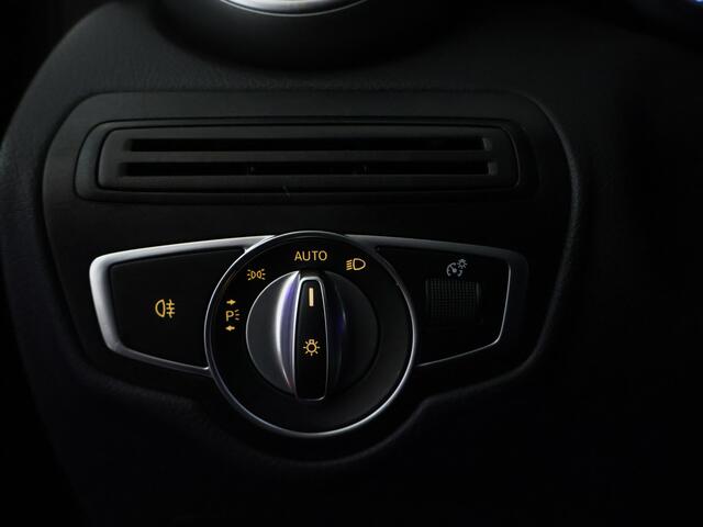 Mercedes-Benz GLC-KLASSE 300 de 4MATIC Business Solution AMG AMG Styling Panoramadak | Trekhaak wegklapbaar | Night pakket Inclusief 24 maanden MB Certified garantie voor Europa.