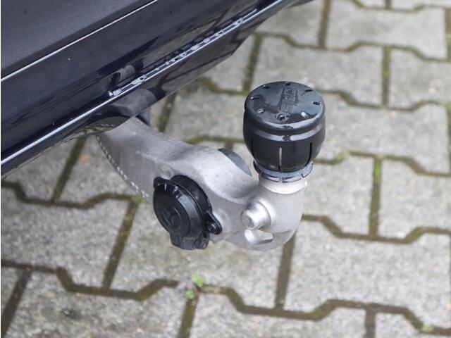 Mercedes-Benz GLC-KLASSE 300de 4MATIC AMG Line Panoramadak | Memory Seats | Burmester | Trekhaak | 360 camera | Multispaak | LED | Navigatie | Automaat