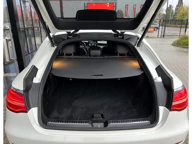 Mercedes-Benz GLC-KLASSE 300 4matic AMG Luchtvering, Distronic, Schuifdak