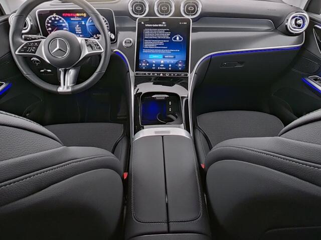 Mercedes-Benz GLC-KLASSE 300 e 4MATIC Plug-In Hybride Trekhaak | Head-up-Display | Parkeerpakket met 360°-camera | Apple CarPlay | Memory Voorstoelen | Stuur en Stoelverwarming. Inclusief 24 maanden MB Certified garantie voor Europa.