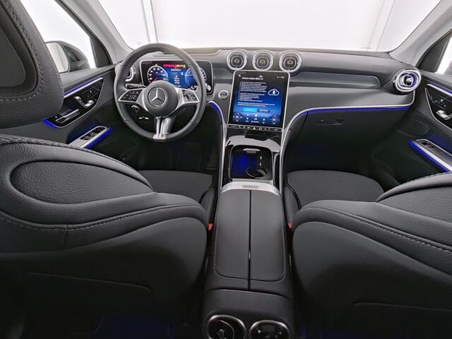 Mercedes-Benz GLC-KLASSE 300 e 4MATIC Plug-In Hybride Trekhaak | Head-up-Display | Parkeerpakket met 360°-camera | Apple CarPlay | Memory Voorstoelen | Stuur en Stoelverwarming. Inclusief 24 maanden MB Certified garantie voor Europa.