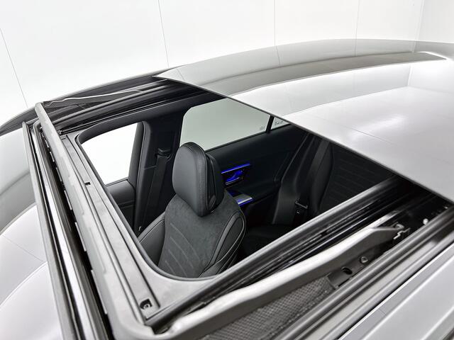 Mercedes-Benz GLC-KLASSE 300e 4MATIC Sport Edition | Premium pakket | Trekhaak | Treeplanken | Nightpakket | 360°-camera | Smartphone integratie | DIGITAL LIGHT | Augmented Reality navigatie | Memorypakket |