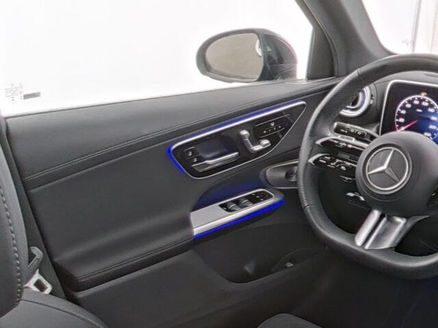 Mercedes-Benz GLC-KLASSE 300 e 4MATIC AMG Plug-In Hybride AMG Line Premium Plus | Night Pakket | Alarm Klasse 3 | trekhaak | Panorama Schuif-Kanteldak | 20 Inch AMG Velgen | Distronic Inclusief 24 maanden MB Certified garantie voor Europa.