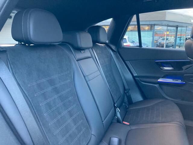 Mercedes-Benz GLC-KLASSE 300de 4MATIC AMG Line Plug-in Hybrid Distronic Night Pakket Trekhaak LED Stuurverwarming Stoelverwarming