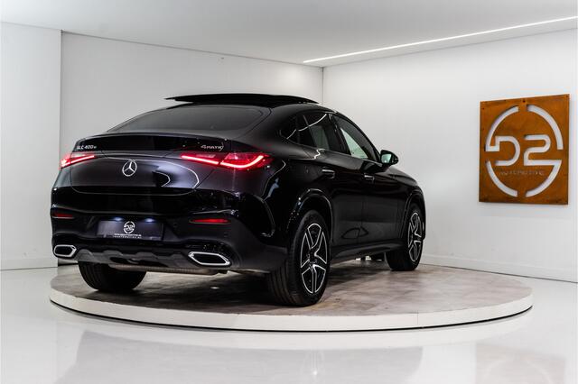 Mercedes-Benz GLC-KLASSE Coupé 400e 4MATIC AMG 381PK | Pano | Burmester | Sfeer | Carbon | Trekhaak | BOMVOL!
