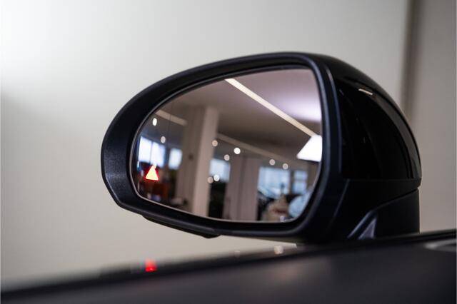 Mercedes-Benz GLC-KLASSE 300e 4MATIC AMG 313PK | Pano | Burmester | Sfeer | Trekhaak | Stoel&Stuurverw. | VOL! 12 MND Garantie
