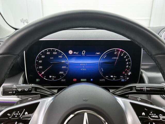 Mercedes-Benz GLC-KLASSE 300 e 4MATIC Luxury Plug-In Hybride | Avantgarde Advanced Plus | Panorama Schuif-Kanteldak | Distronic | 360° camera | Stuur en Stoelverwarming | Inclusief 24 maanden MB Certified garantie voor Europa.