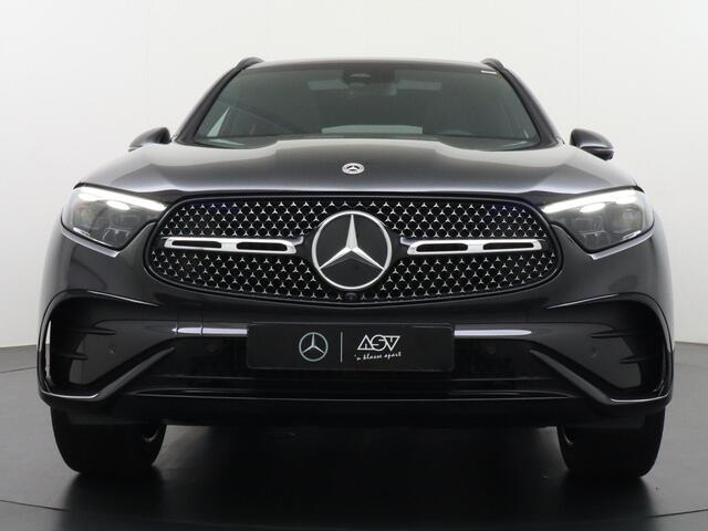 Mercedes-Benz GLC-KLASSE 300e 4MATIC Sport Edition | Memorystoelen | Panorama - Schuifdak | Niveaureling | Trekhaak Wegklapbaar | 360° Camera | Apple Carplay & Android Auto | Sfeerverlichting
