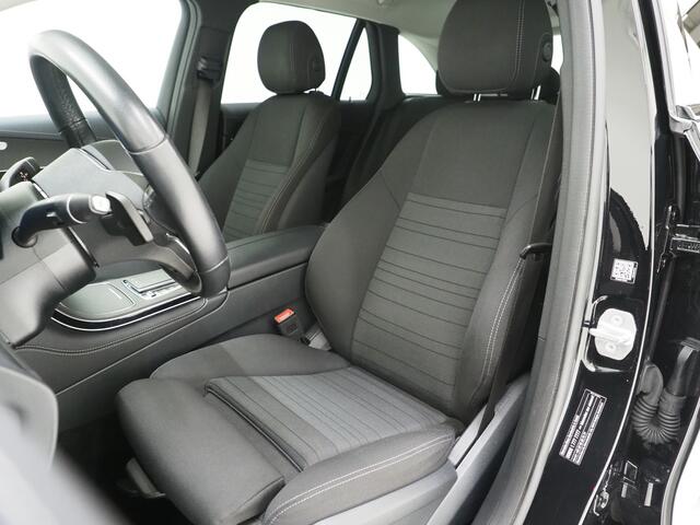 Mercedes-Benz GLC-KLASSE 300e 4MATIC Night Black | Stoelverwarming | Cruise | LED | PDC | Carplay | Climate