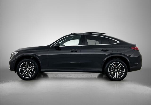 Mercedes-Benz GLC-KLASSE Coupé 300e 4MATIC Business Solution AMG | Trekhaak | Panoramaschuifdak | Memorypakket voorstoelen | URBAN GUARD voertuigbescherming plus | 19 inch AMG velgen | Sfeerverlichting | EASY PACK achterklep |