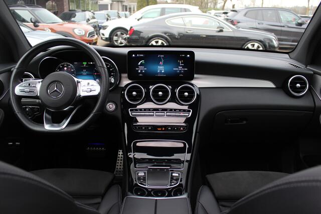 Mercedes-Benz GLC-KLASSE 300e 4MATIC Premium Plus / Panoramadak / Camera / Leder&Alcantara / 19'' / Stoelverwarming / Cruise Control